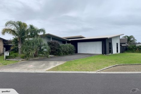 Photo of property in 14 Sarah Place, Papamoa Beach, Papamoa, 3118