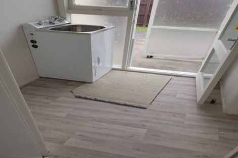 Photo of property in 1/11 Challen Close, Conifer Grove, Takanini, 2112