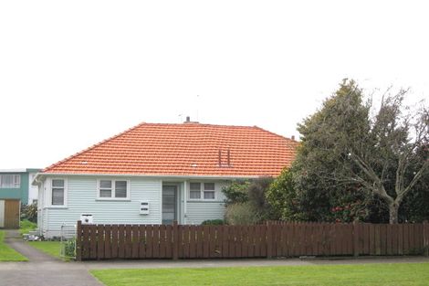 Photo of property in 50-52 Omata Road, Marfell, New Plymouth, 4310