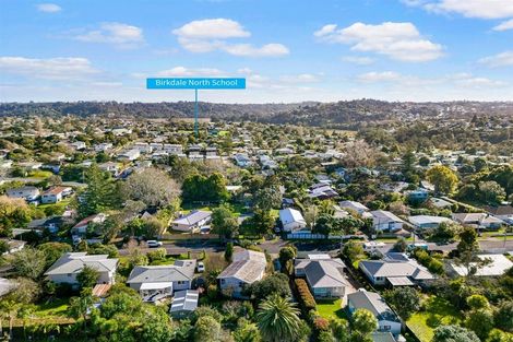 Photo of property in 19 Paramu Avenue, Birkdale, Auckland, 0626