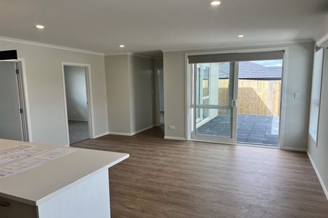 Photo of property in 16 Waruhia Crescent, Rototuna North, 3281