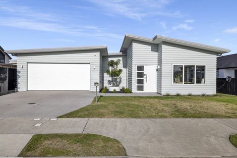 Photo of property in 90 Dunkeld Drive, Papamoa, 3118