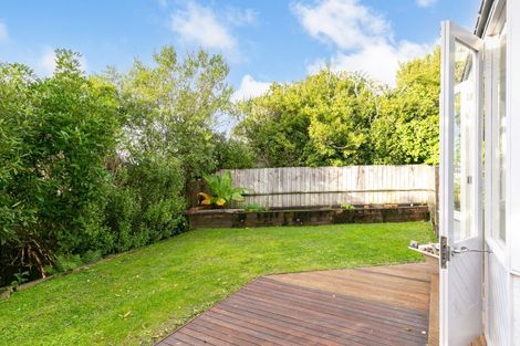Photo of property in 10 Kate Way, Karori, Wellington, 6012