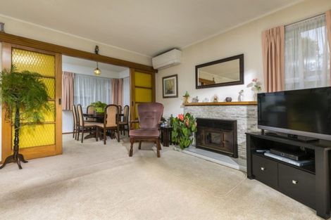 Photo of property in 33 Tauhinu Road, Greenhithe, Auckland, 0632