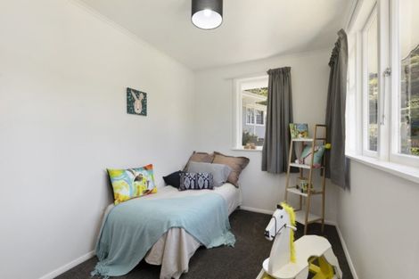 Photo of property in 47 Bird Grove, Stokes Valley, Lower Hutt, 5019