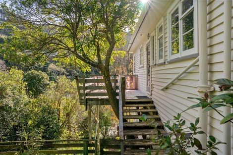Photo of property in 23 Frederick Street, Tawa, Wellington, 5028