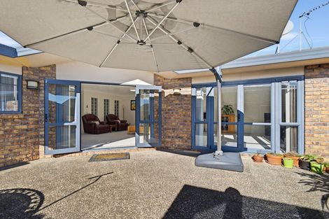 Photo of property in 3 Norm Pellow Drive, Manurewa, Auckland, 2105