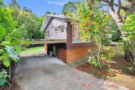 Photo of property in 18 Ngaio Road, Titirangi, Auckland, 0604