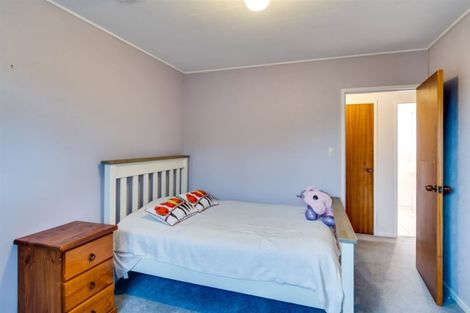 Photo of property in 2 Ashford Place, Havelock North, 4130