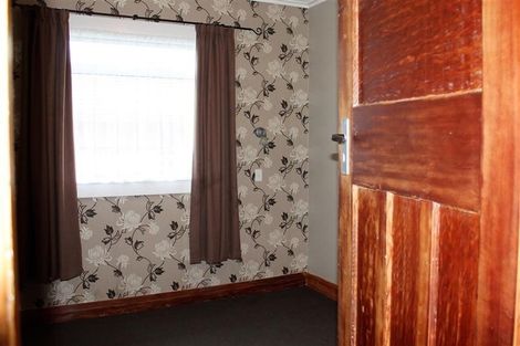 Photo of property in 18 Brookes Terrace, Waitara, 4320