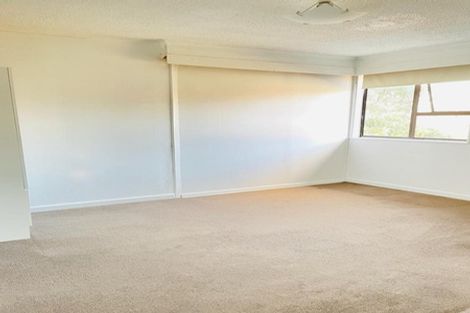 Photo of property in 9 Humphrey Kemp Avenue, Henderson, Auckland, 0612