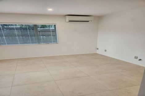 Photo of property in 28 Ballymore Drive, Pinehill, Auckland, 0632