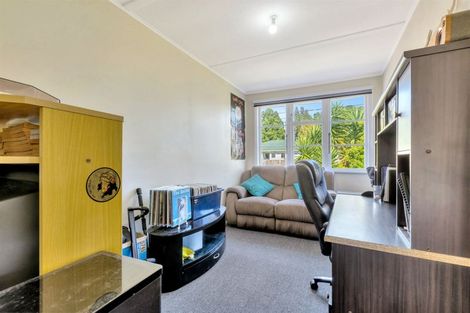 Photo of property in 23 Miro Street, Merrilands, New Plymouth, 4312