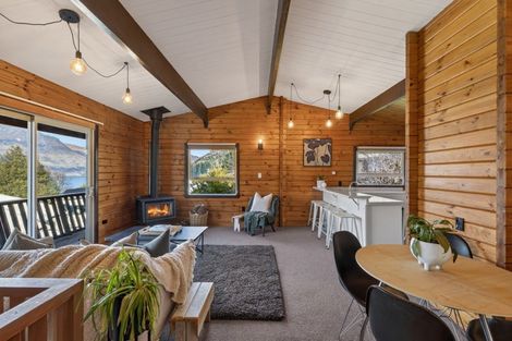 Photo of property in 16 Williams Street, Sunshine Bay, Queenstown, 9300