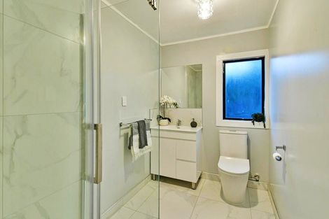 Photo of property in 1/15 Secretariat Place, Randwick Park, Auckland, 2105