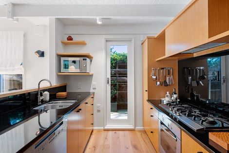 Photo of property in 2/90b Fendalton Road, Fendalton, Christchurch, 8014