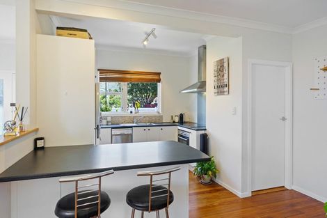 Photo of property in 10 Matai Street, Waikanae, 5036