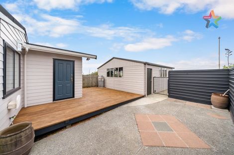 Photo of property in 18 Jasmine Grove, Maungaraki, Lower Hutt, 5010