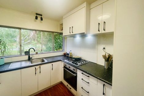 Photo of property in 2/50 Lincoln Avenue, Tawa, Wellington, 5028