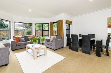 Photo of property in 15 Phoenix Avenue, Hokowhitu, Palmerston North, 4410