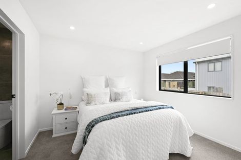Photo of property in 12c Massine Place, Randwick Park, Auckland, 2105