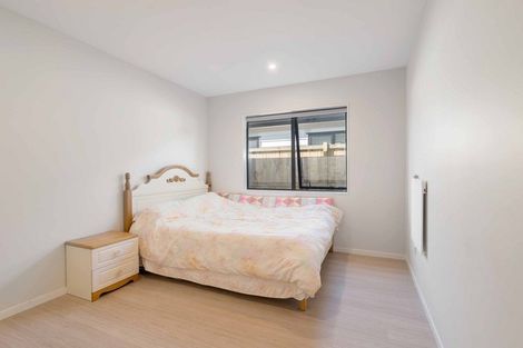 Photo of property in 3 Silver Beech Street, Takanini, 2110