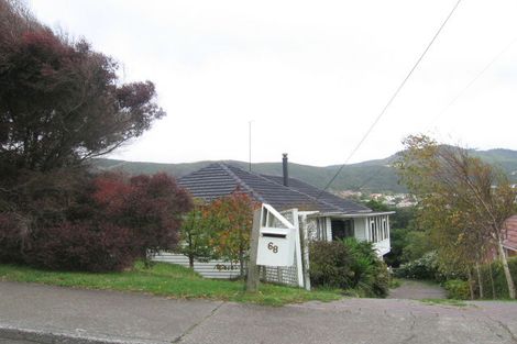 Photo of property in 68 Taylor Terrace, Tawa, Wellington, 5028