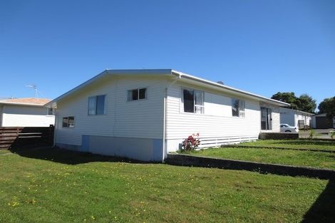 Photo of property in 7 Blueberry Grove, Timberlea, Upper Hutt, 5018