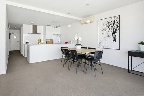 Photo of property in Montreaux Apartments, 9i/164 The Terrace, Wellington Central, Wellington, 6011
