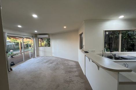Photo of property in 2/50 Bond Crescent, Forrest Hill, Auckland, 0620