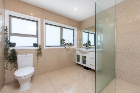 Photo of property in 4237 Great North Road, Glendene, Auckland, 0602