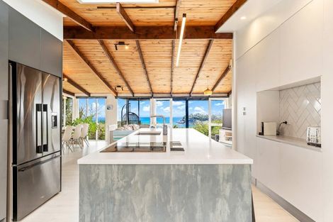 Photo of property in 73 Roberts Road, Matakatia, Whangaparaoa, 0930