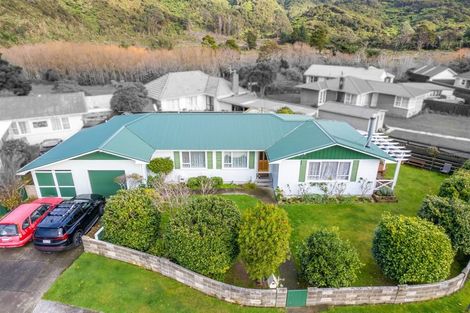 Photo of property in 70 Wood Street, Wainuiomata, Lower Hutt, 5014