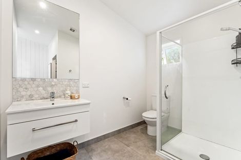 Photo of property in 73 Roberts Road, Matakatia, Whangaparaoa, 0930