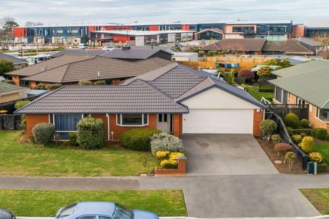 Photo of property in 5 Blue Gum Place, New Brighton, Christchurch, 8083