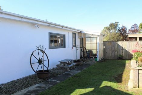 Photo of property in 18 Carlson Street, Dannevirke, 4930