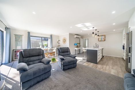 Photo of property in 16 Pattullo Crescent, Wallaceville, Upper Hutt, 5018