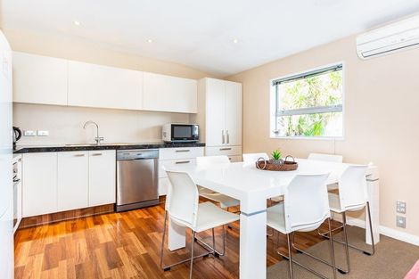 Photo of property in 8c Broadbent Street, Riccarton, Christchurch, 8041