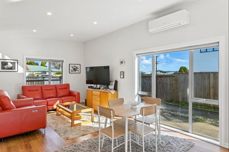 Photo of property in 37 Liverpool Street, Levin, 5510
