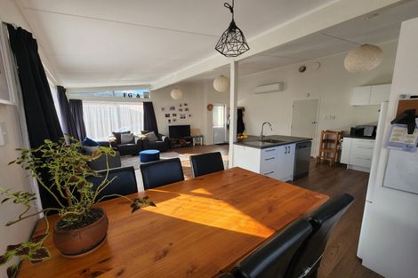 Photo of property in 303 Wellington Road, Wainuiomata, Lower Hutt, 5014