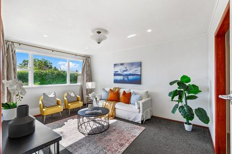 Photo of property in 1 Normandy Place, Henderson, Auckland, 0610