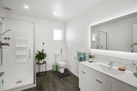 Photo of property in 76b Eliot Street, New Plymouth, 4310