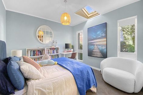 Photo of property in 28 Merriefield Avenue, Forrest Hill, Auckland, 0620