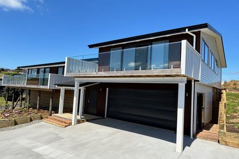 Photo of property in 77 Stratford Drive, Cable Bay, 0420