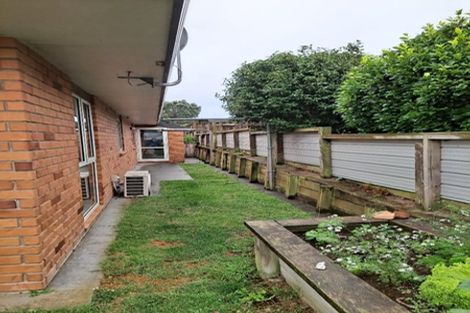 Photo of property in 33 Clemow Road, Fitzroy, New Plymouth, 4312