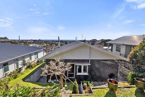 Photo of property in 11 Burns Street, Westown, New Plymouth, 4310