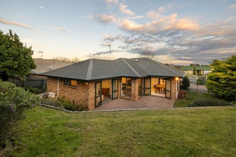 Photo of property in 17 Cashmere Place, Flagstaff, Hamilton, 3210