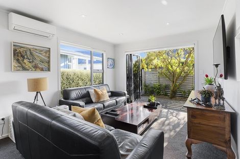 Photo of property in 13a Wayside, Miramar, Wellington, 6022