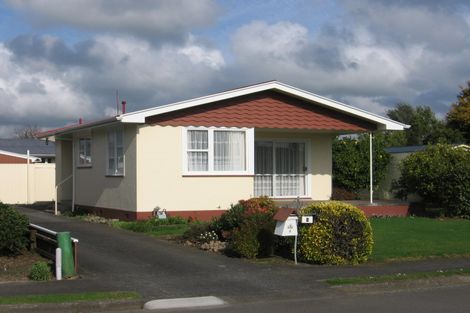 Photo of property in 8 Viscount Place, West End, Palmerston North, 4412