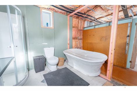 Photo of property in 25 Coronation Street, Waimate, 7924